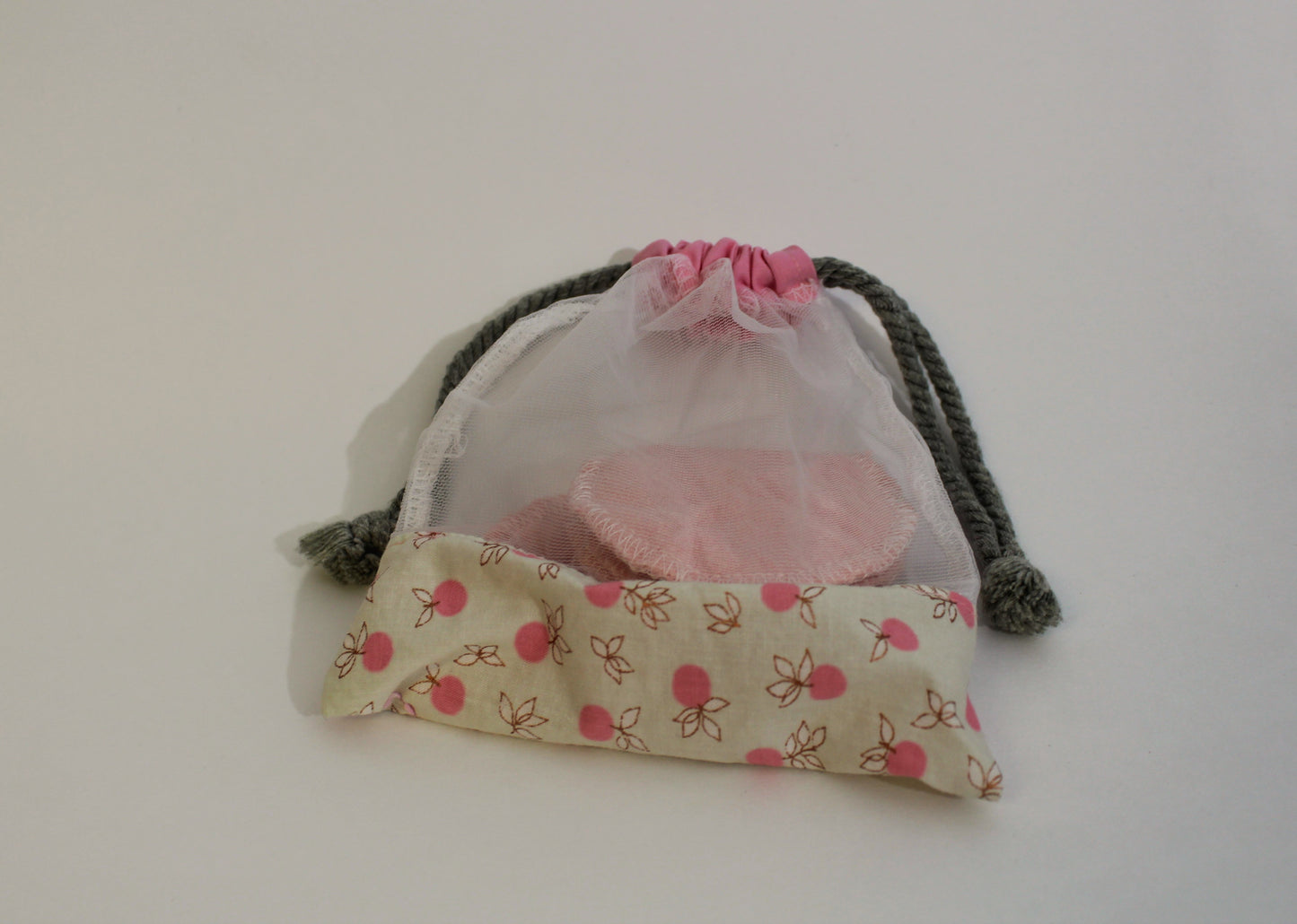 Sac de transport ou de lavage pour tampons démaquillants réutilisables